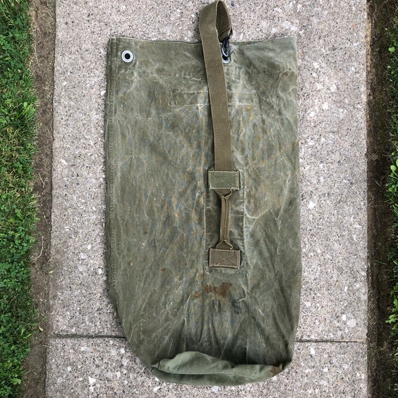 Lot of 2 military surplus duffel bags - Picture 1 of 8